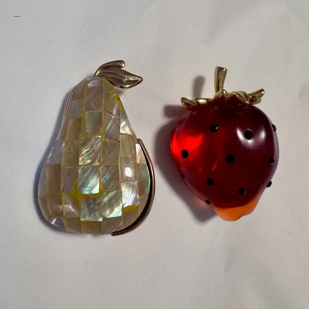 Vintage‎ Fruit Brooch Lot Pear Mother of Pearl Strawberry Lucite Gold Tone Pins